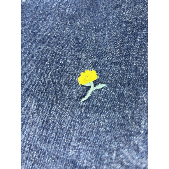 BDG Floral Embroidered Blue Jeans Mom High Rise Buttercup Size 31 Cropped Slim - Picture 9 of 15